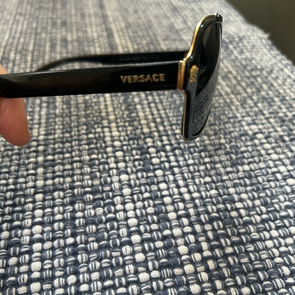 Versace sunglasses - Picture 4 of 5
